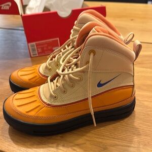 Nike Kids' ACG woodside boots